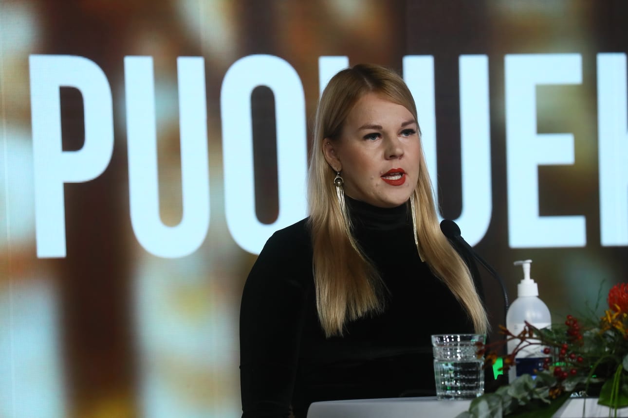Europarlamentaarikko Alviina Alametsä puhui perustulokokeilujen puolesta.