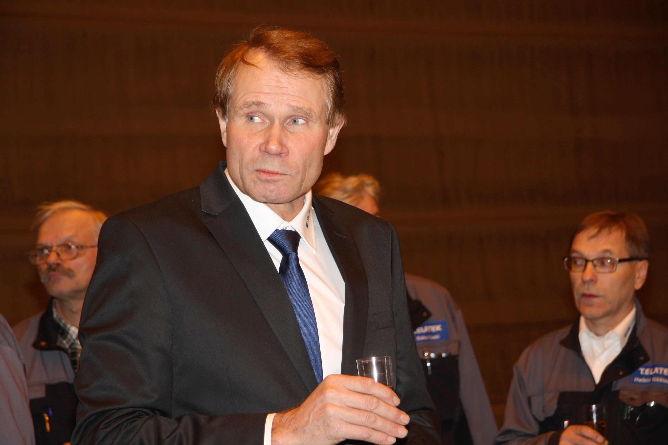 Telatekin Taivalkosken konepajan tuotantopäällikkö Mikko Lehtola on tyytyväinen uuteen investointiin.