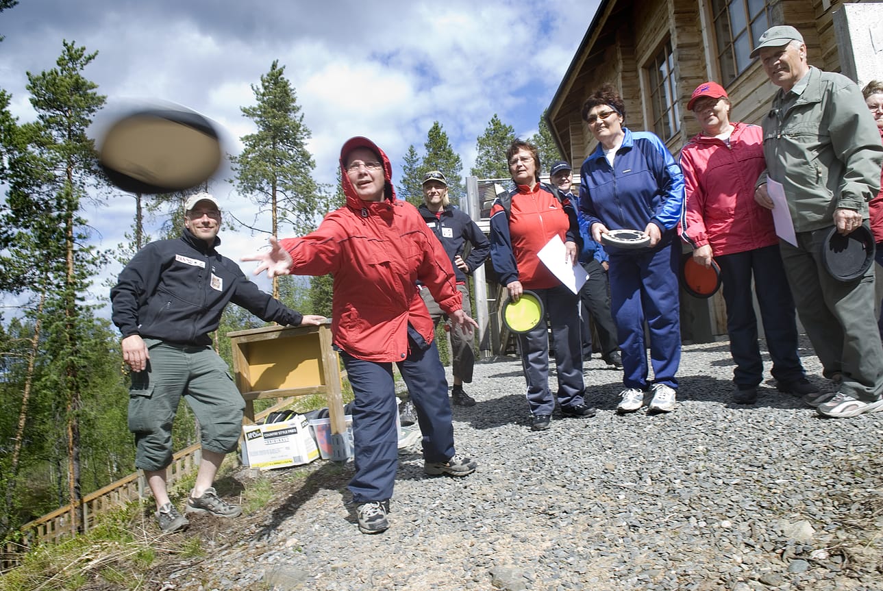 Erilainen liikunta tekee hyvää senioreille. Arkistokuva Juumasta vuodelta 2009.