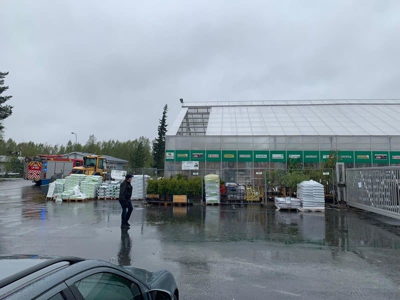Keminmaan Centtilän katto rikkoutui myrskyssä.