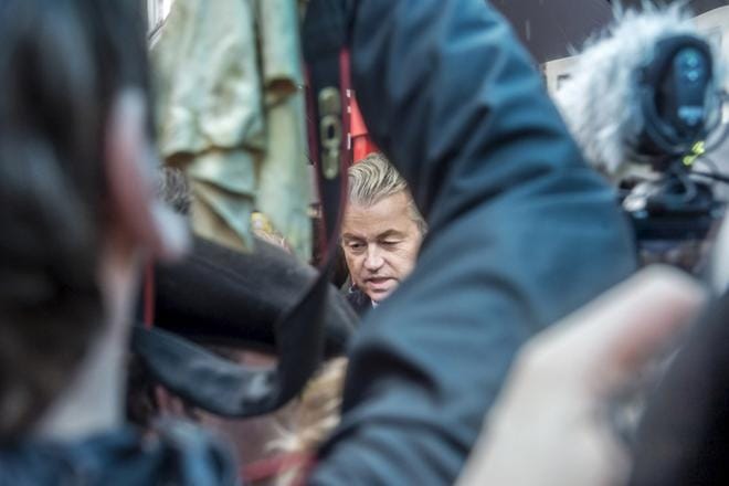 Oikeistopopulistinen Geert Wilders tapasi kannattajiaan Hollannin Bredassa viime viikolla. KUVA: Jori Liimatainen