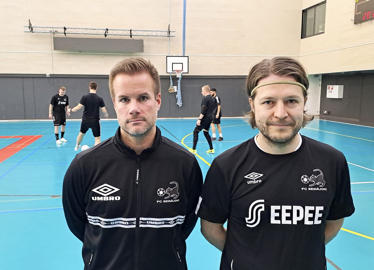 FC Seinäjoen joukkueiden valmennuksesta vastaava Toni Kujala (vas.) ja Petri Huttu ovat itsekin pelaajia.