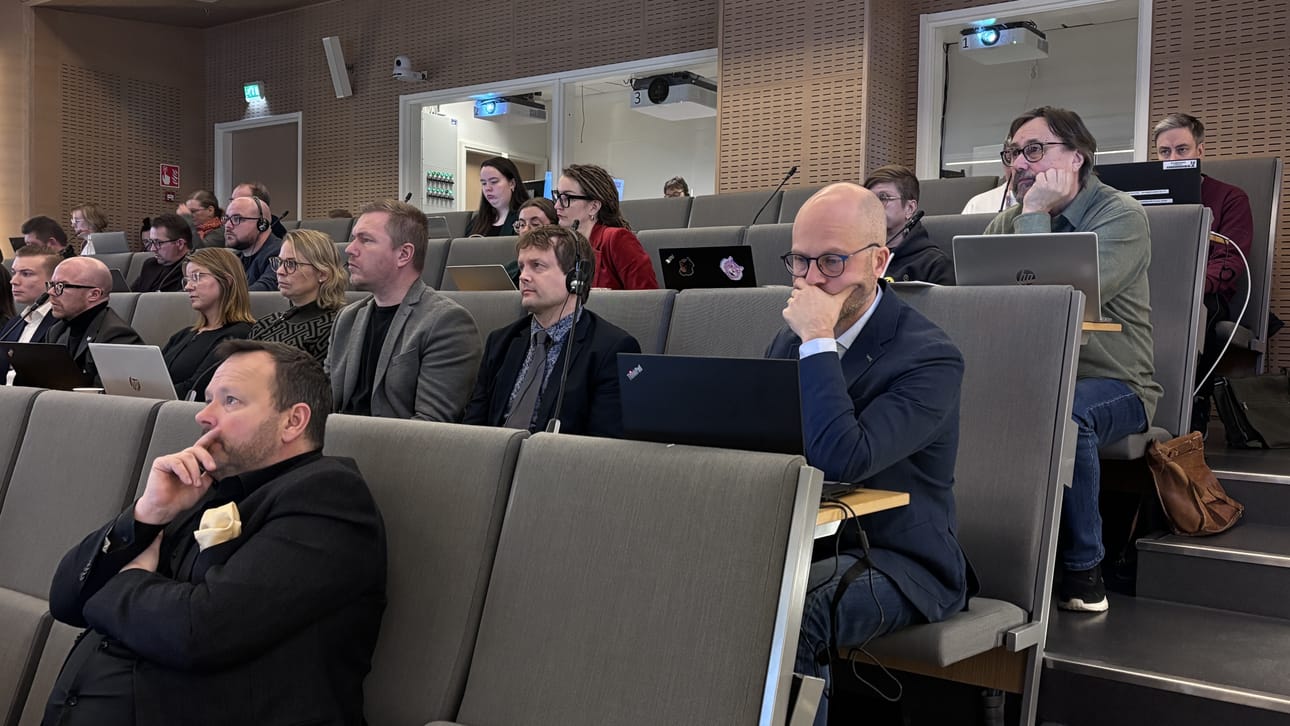 Pohjanmaan aluevaltuutetuista 28 on RKP:n edustajia. Arkistokuva.