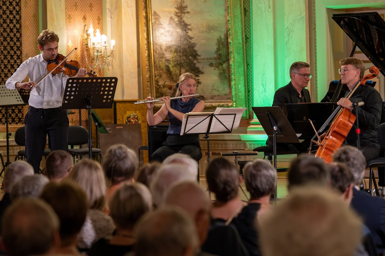 Korsholman musiikkijuhlien juhlakonsertin musiikillinen anti oli hyvin korkeatasoista. Kuvassa Johannes Schantz, Sara Hammarström, Mårten Landström ja Nikolay Shugaev.