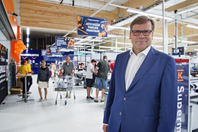 –Merkittävä osa kaupoistamme on uudistettu sekä valikoimiltaan että ilmeeltään, ja tämä työ jatkuu alkaneena vuonna. Myös ruoan verkkokauppamme vahva kasvu jatkui ja verkkokaupan palveluita tarjosi vuoden lopussa jo yli 150 kauppaa, Keskon pääjohtaja Mikko Helander sanoo. Arkistokuva. KUVA: