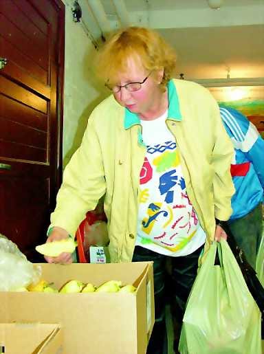 Tarpeellinen apu. Seidi Södergåre on käynyt Elämän leipä jokaiselle -tilaisuuksissa alusta asti.