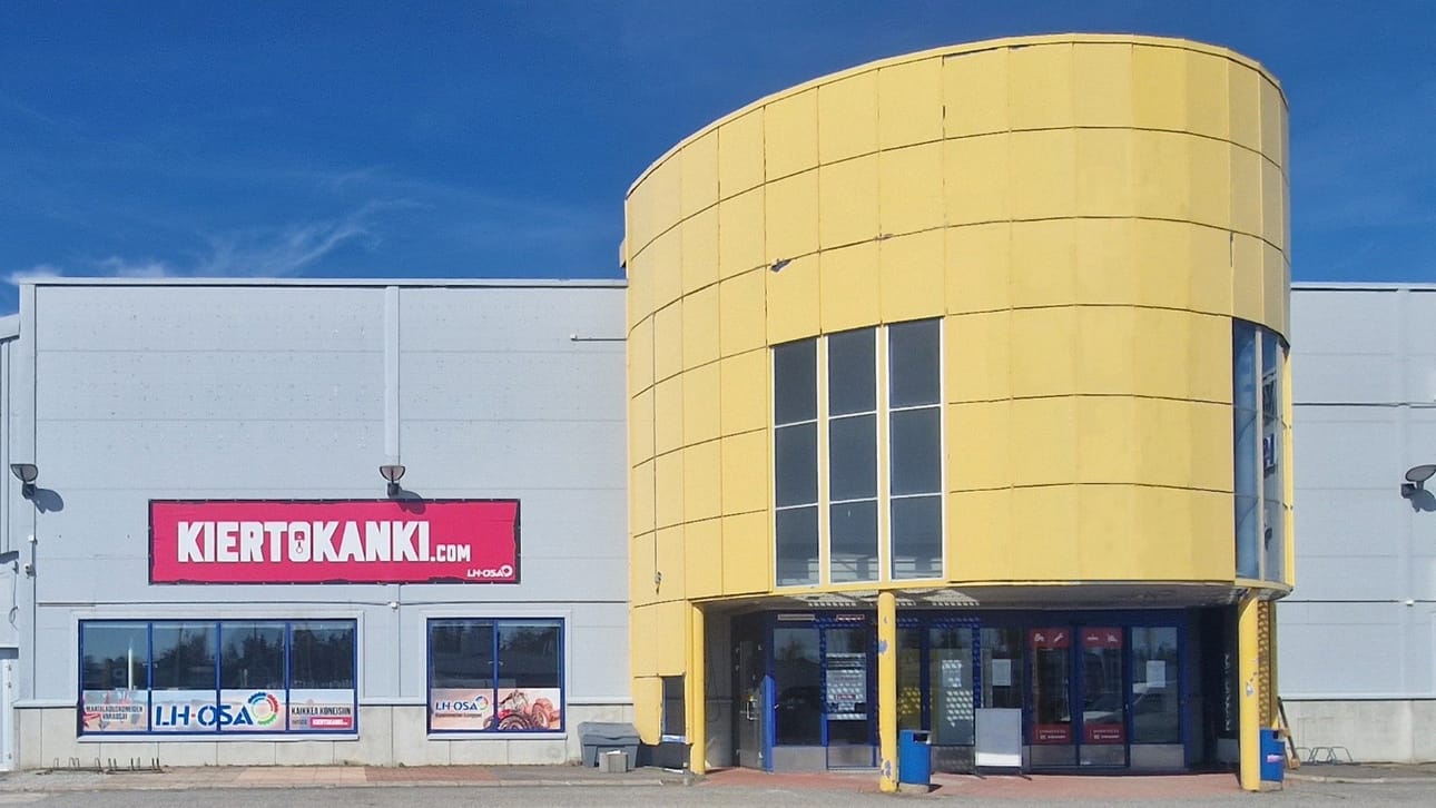 Tornion myymälä sijaitsee hyvien kulkuyhteyksien varrella