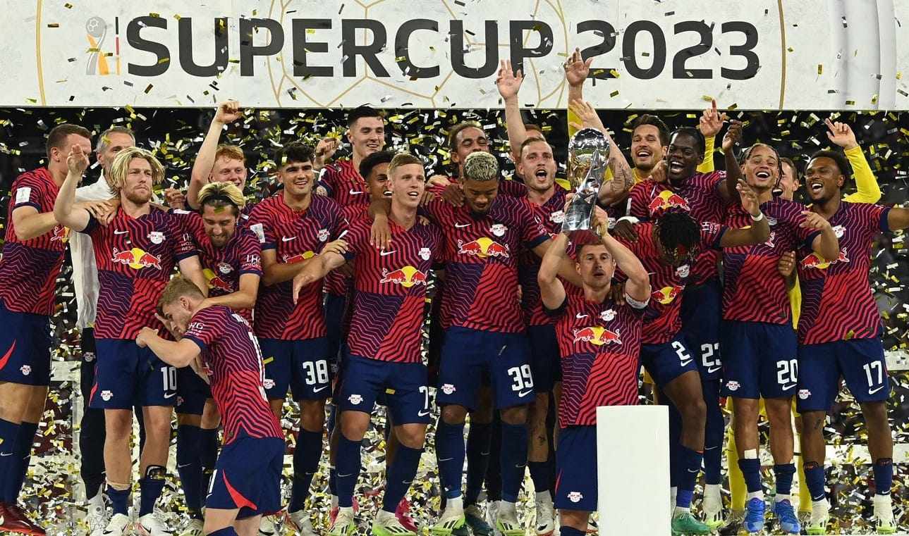 Supercupissa kohtasivat Saksan Bundesliigan hallitseva mestari Bayern ja cupin voittaja Leipzig. LEHTIKUVA / AFP