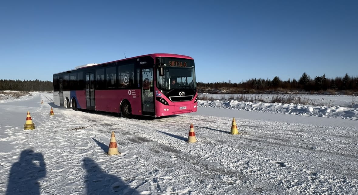 Siikajoen moottoriurheilijoiden rata Siikajoenkylällä taipuu moneen, esimerkiksi liukkaan kelin harjoitteluradaksi.