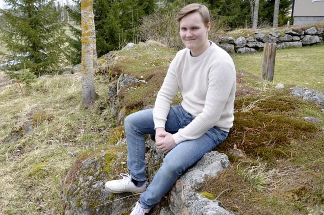 Mikko Hakoniemi haluaa olla jatkossa päättämässä kotikuntansa asioista. Siksi hän jää Kurikkaan kirjoille, vaikka opiskelu veisi suurempaan kaupunkiin. KUVA: HANNELE YLI-VIITALA