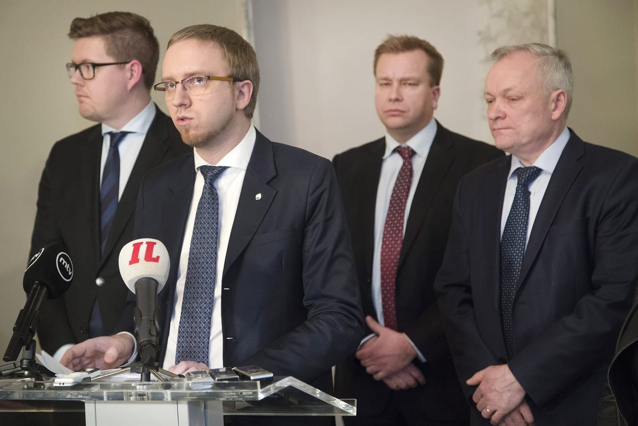 Sinisten eduskuntaryhmän puheenjohtaja