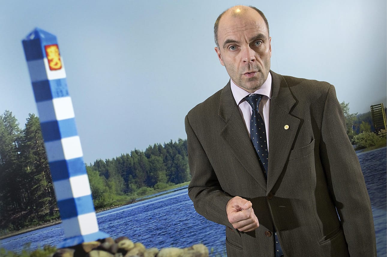 Viranomaisten toimivaltuudet eivät ole riittävän selviä uusien uhkien torjunnassa, arvioi Rajavartiolaitoksen esikunnan oikeudellisen yksikön päällikkö, hallitusneuvos Ari-Pekka Koivisto.