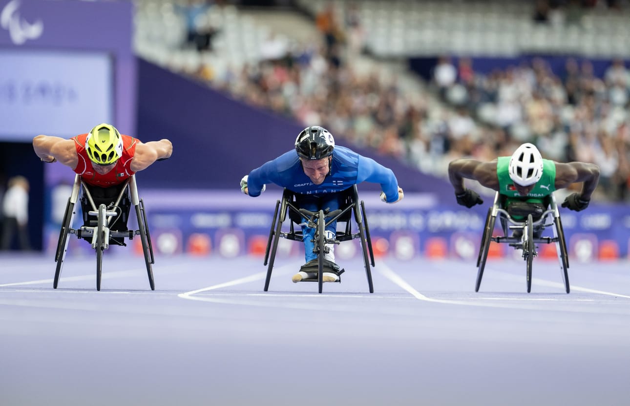 Leo-Pekka Tähti sijoittui kolmanneksi ratakelauksen T54-luokan finaalissa Pariisin paralympialaisissa. LEHTIKUVA / HANDOUT / HARRI KAPUSTAMÄKI