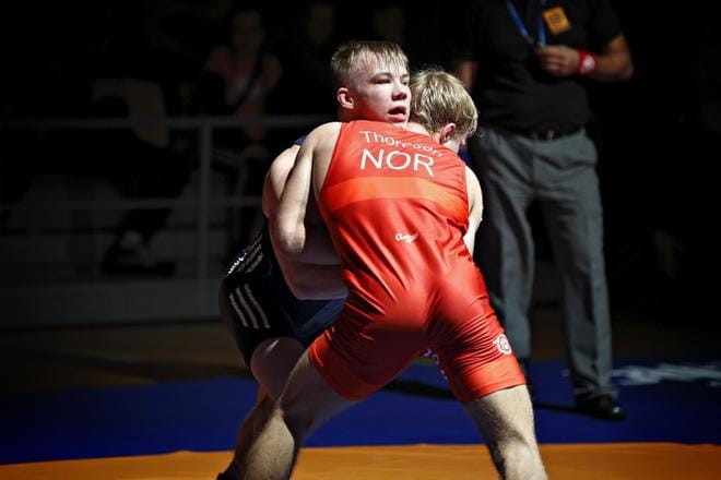 Mikko Peltokangas kypsytti Norjan Morten Thorensenin 66-kiloisten loppuottelussa. KUVAT: TOMI KOSONEN