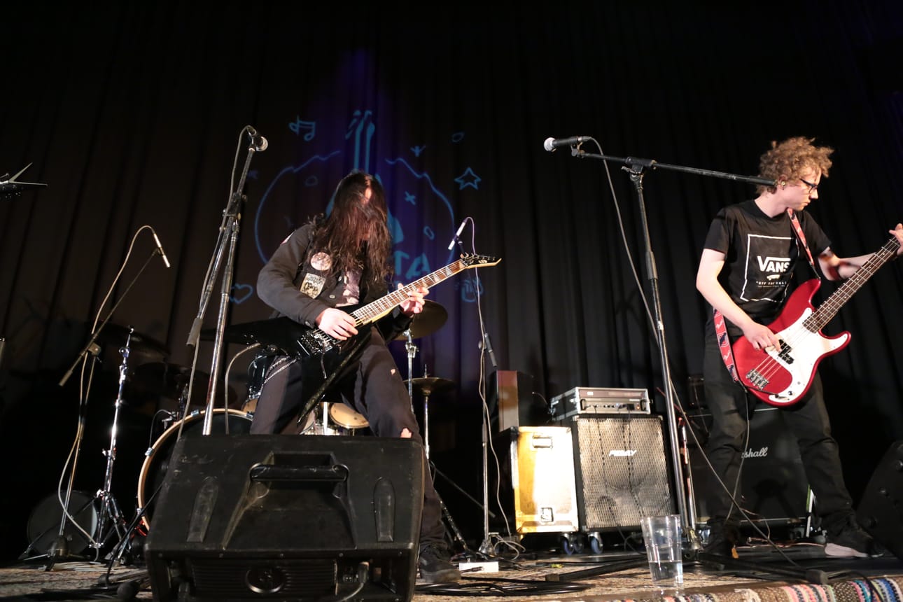 Melodista death metallia soittava Blindfold esiintyi Feasta-katselmuksessa 2022.