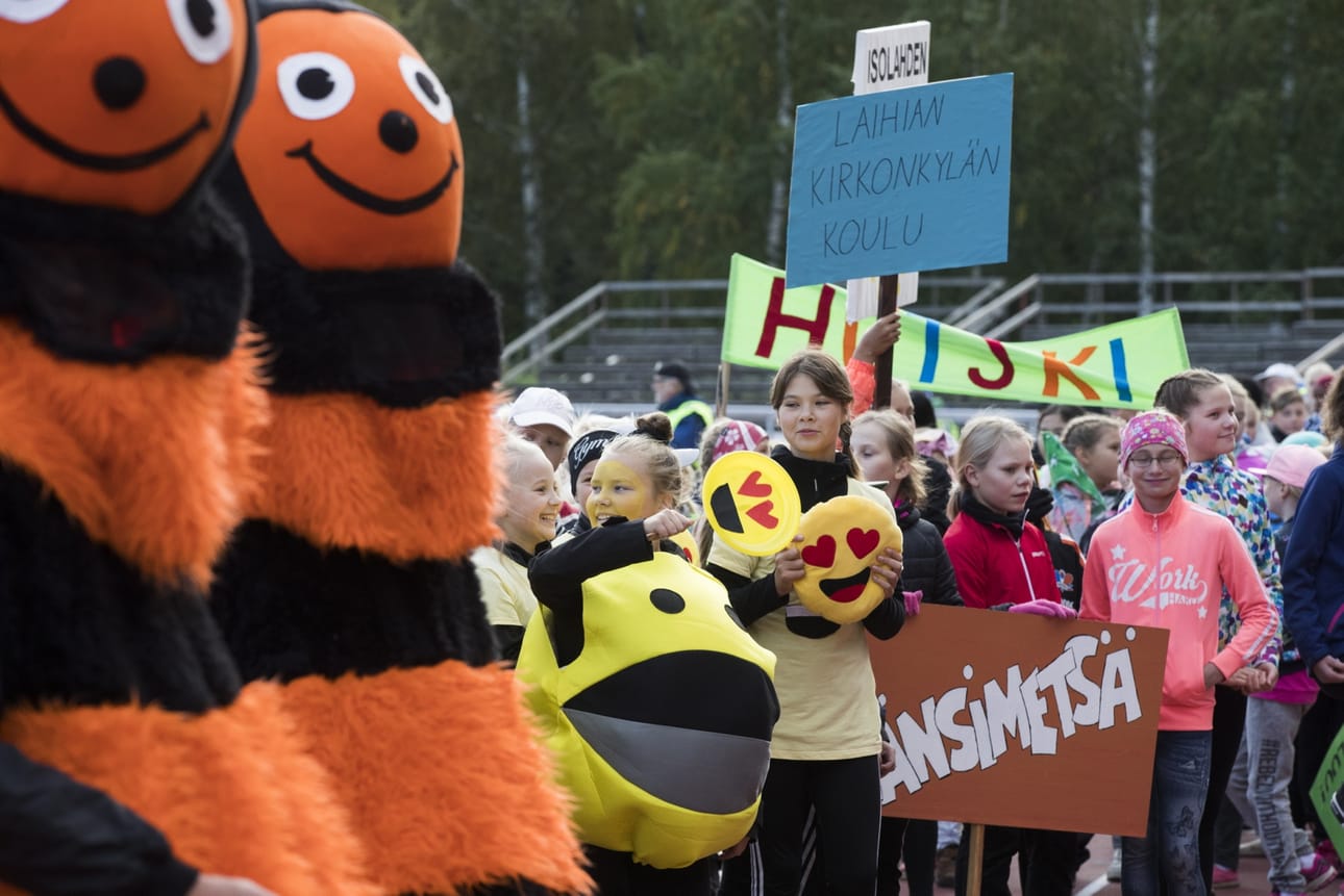 Kannattaminen on Kouluviestikarnevaalissa yhtä tärkeää kuin itse osanotto. Arkistokuva.