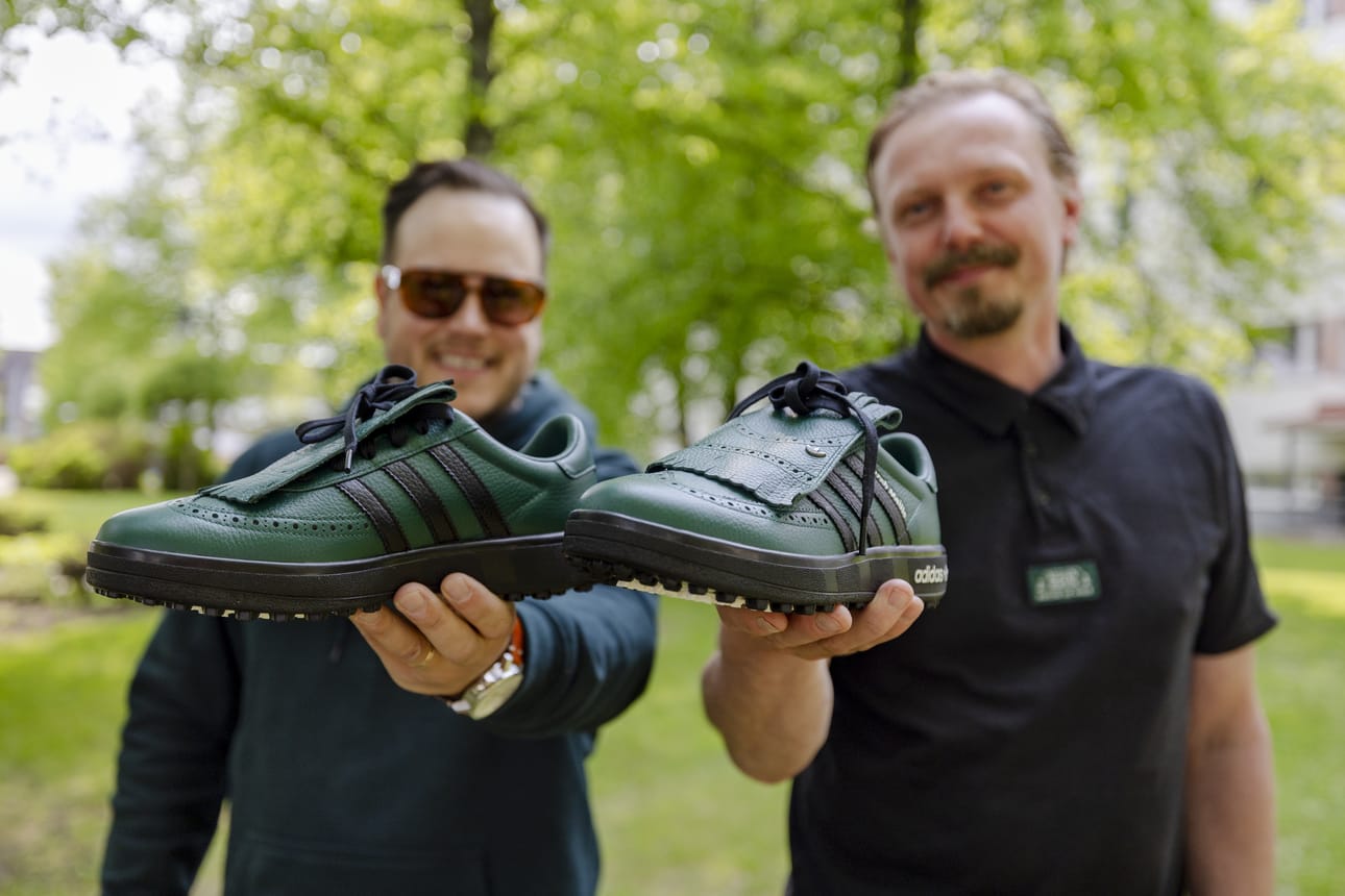 Juha Orrenmaa (vas.) ja Janne Hauta-aho lähtevät Pariisin muotiviikoille Paris Golf Galleryyn esittelemään Adidaksen kanssa tehtyä golfkenkää.