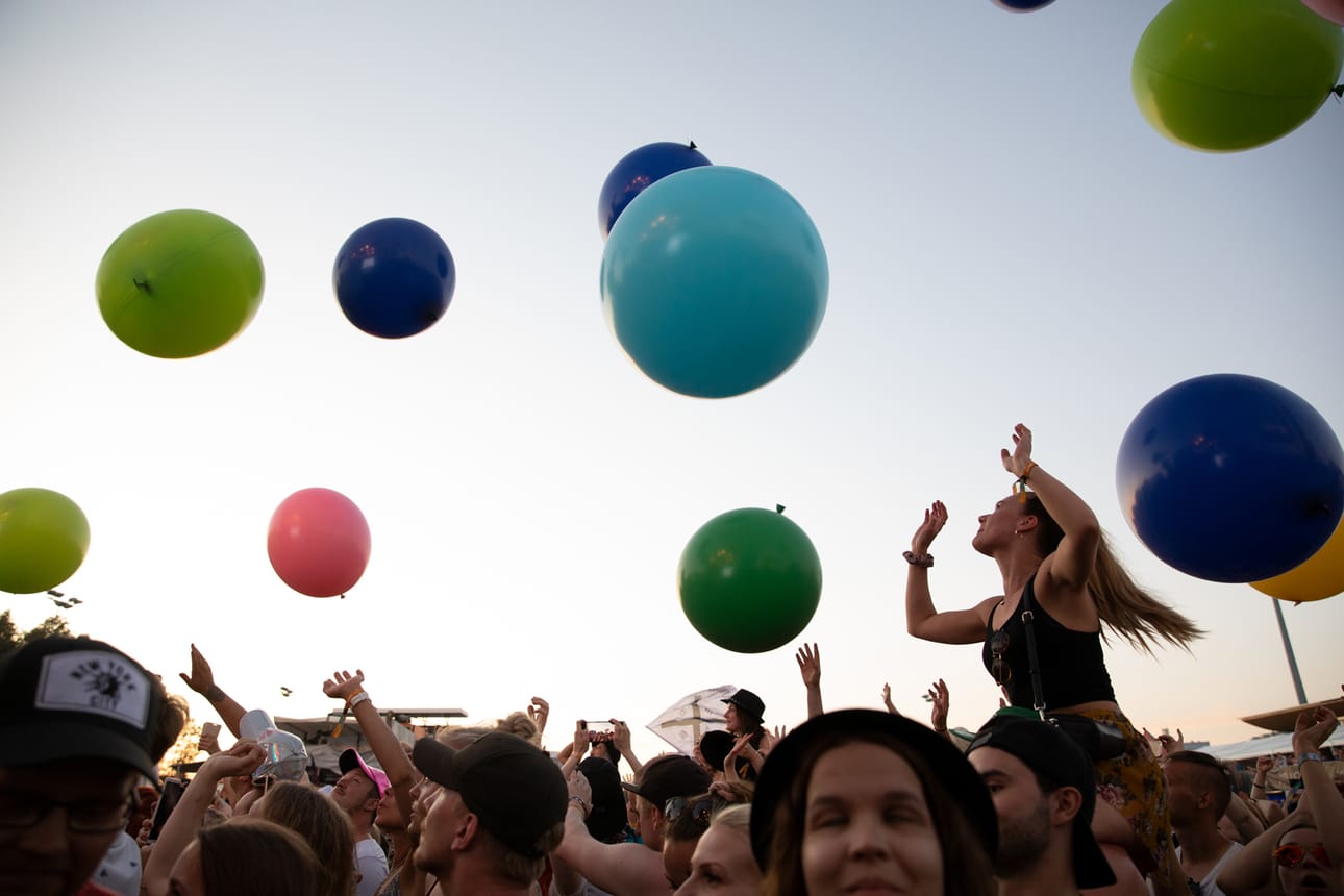 Vuoden 2019 Qstock-festivaalilla nautittiin kesästä ja live-musiikista. Oulun voitto kulttuuripääkaupunkikisassa rikastuttaa tulevien kesien kulttuuritarjontaa entisestään. Kuva: Sanna Krook