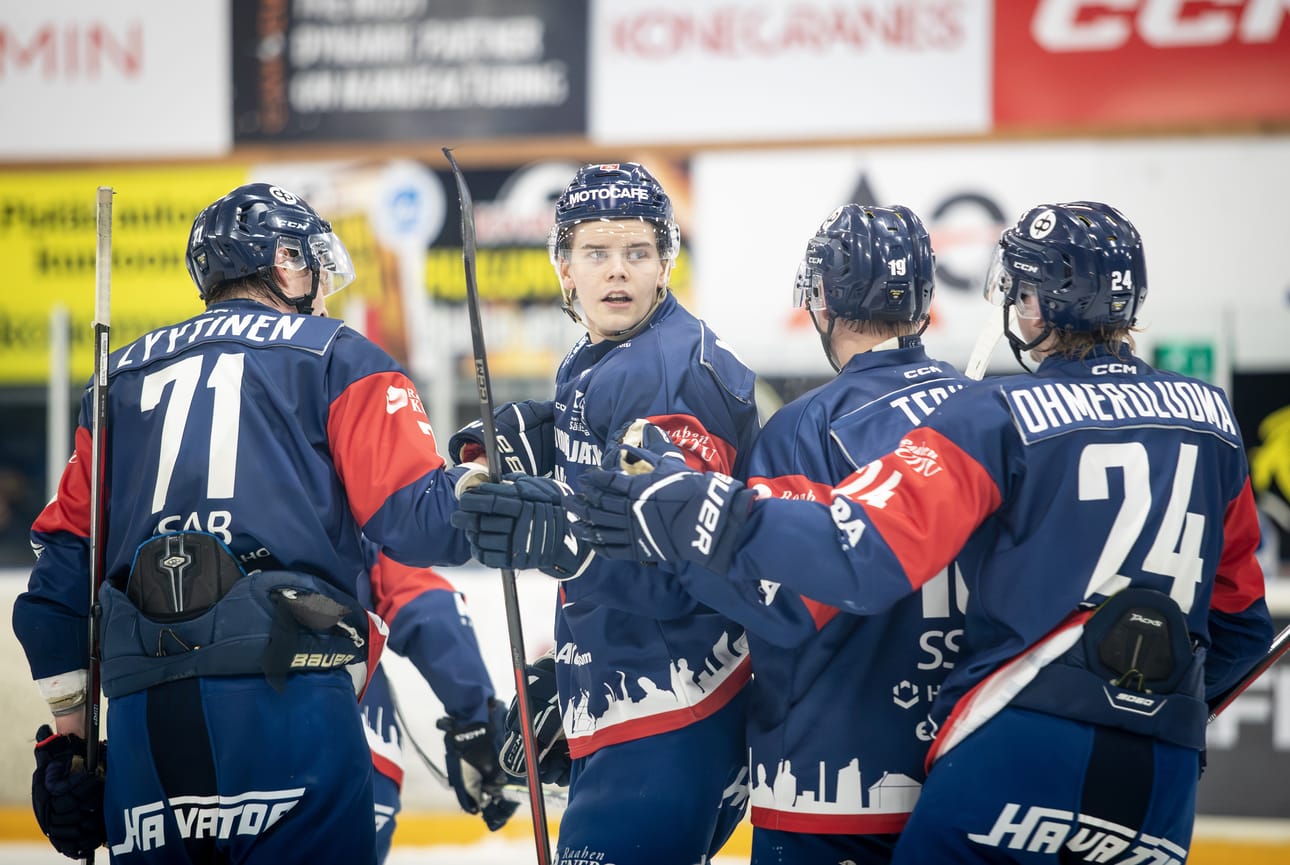 Raahe-Kiekko napasi maukkaan voiton ärhäkästä sarjanousija Urhosta. Iiro Määttä sai tililleen yhden syöttöpisteen.