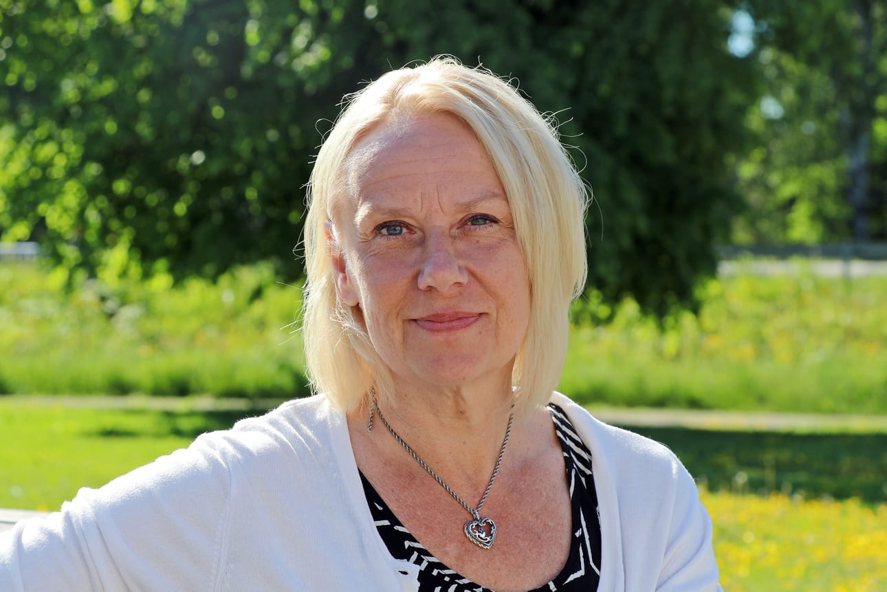 Monika Fröjdö on Mustasaaren aikuisopiston vs. rehtori.