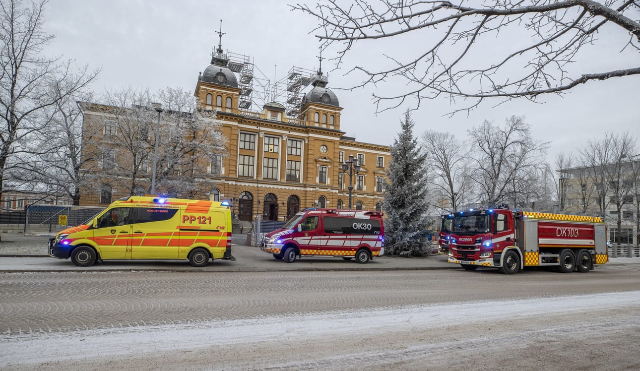 Oulun kaupungintalolla on vahingontorjuntahälytys.