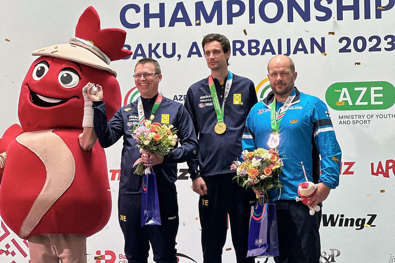 Emil Martinsson (vas.) ja Jesper Nyberg tähtäsivät Ruotsille kaksoisvoiton. Krister Holmberg ampui MM-pronssia.
