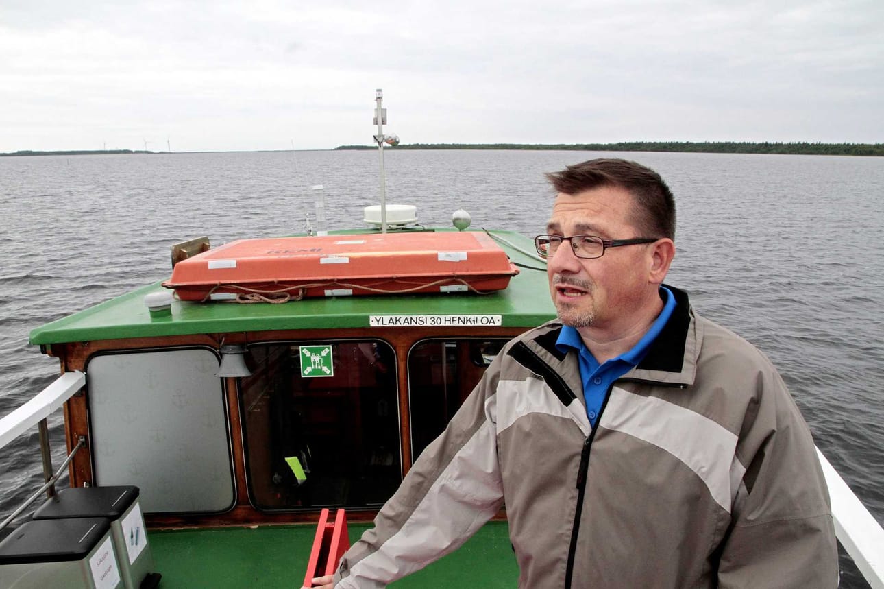 Leilan isäntä Oskar van Ieperen nauttii raikkaista merituulista ja kehuu Kemin viileää ilmastoa. "Lomailin äskettäin Barcelonassa. Siellä oli aivan liian kuuma."