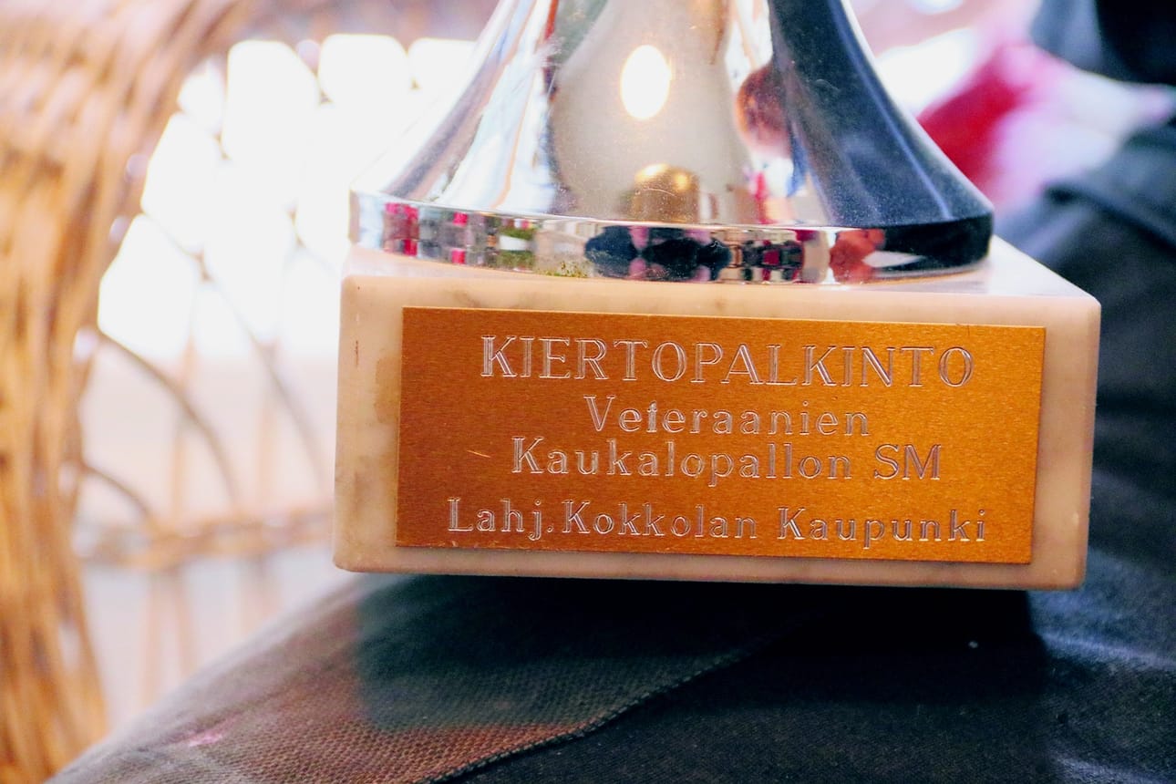 Veteraanien kaukalopallon SM-kiertopalkinto.