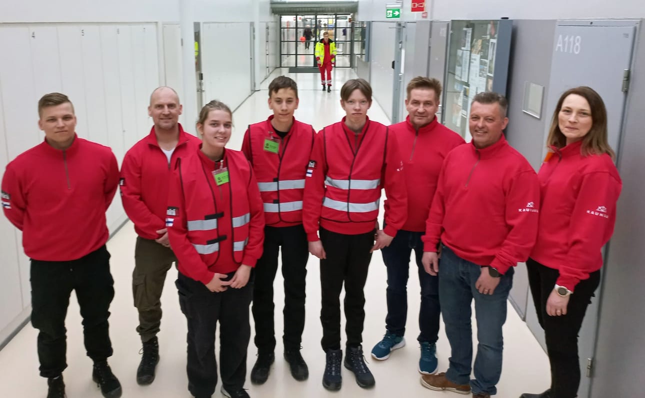 Niko Övermark (pelastuslaitos), Sami Aro (pelastuslaitos), Anni Finnilä, Oliver Saunamäki, Santeri Rintamäki, Harri Setälä (pelastuslaitos), Jari Kankaanpää (pelastuslaitos) ja nuorten opettaja Sanna Kangas olivat porukalla edustamassa Etelä-Pohjanmaata Kuopiossa.