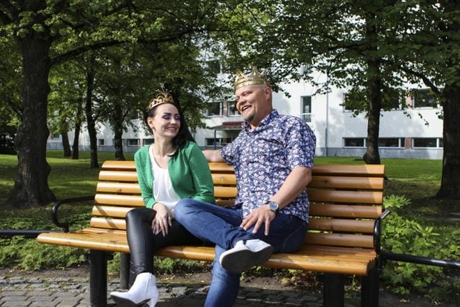 Pirita Niemenmaan ja Johannes Vatjuksen ensimmäinen päivä tangokuninkaallisina alkoi parin tunnin yöunien jälkeen. KUVAT: SAKARI HÄLLFORS