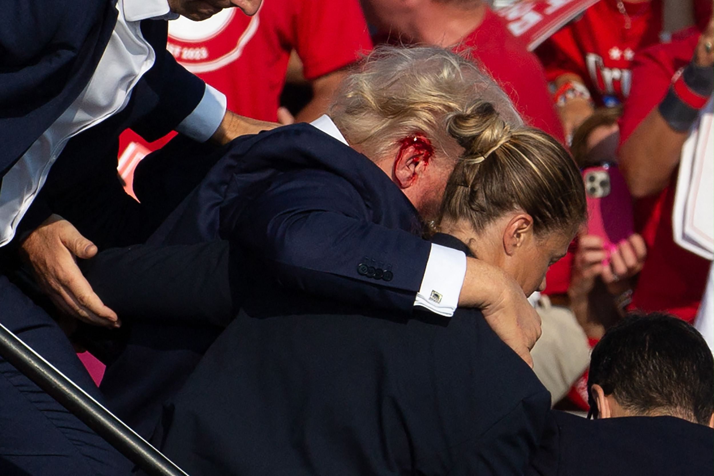 Yhdysvaltain kotimaan turvallisuusvirasto selvittää salaisen palvelun toimintaa Trumpin kampanjatilaisuudessa