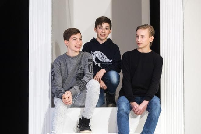 Kalle Lorenz, Silas Lorenz ja Robin Asukas tulivat tutuiksi Billy Elliotin pääroolista. – Aina ei muisteta, että emme ole oikeasti Billyjä, vaan tavallisia poikia, jotka näyttelevät, Kalle Lorenz kertoo.