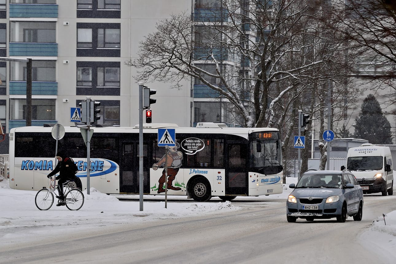 Seinäjoen valtuuston mielestä kaupungin paikallisliikenteessä pitää edetä kokonaisvaltaisen palvelutasomäärityksen tietä. Arkistokuva.
