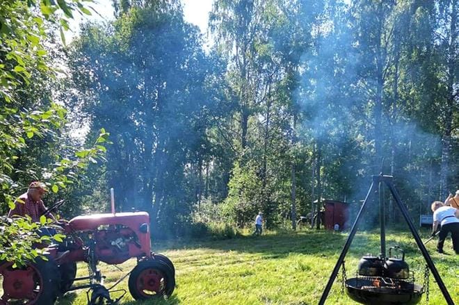 Alajärven 4H-yhdistys sai vuoden eteläpohjalaisen maisemateon palkinnon työstään Pappilanmäen hyväksi. KUVA: ALAJÄRVEN 4H-YHDISTYS