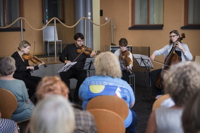 Konsertti Pohjalaisen Monitorilla täyttyi yleisöstä. KUVA: JARNO PELLINEN