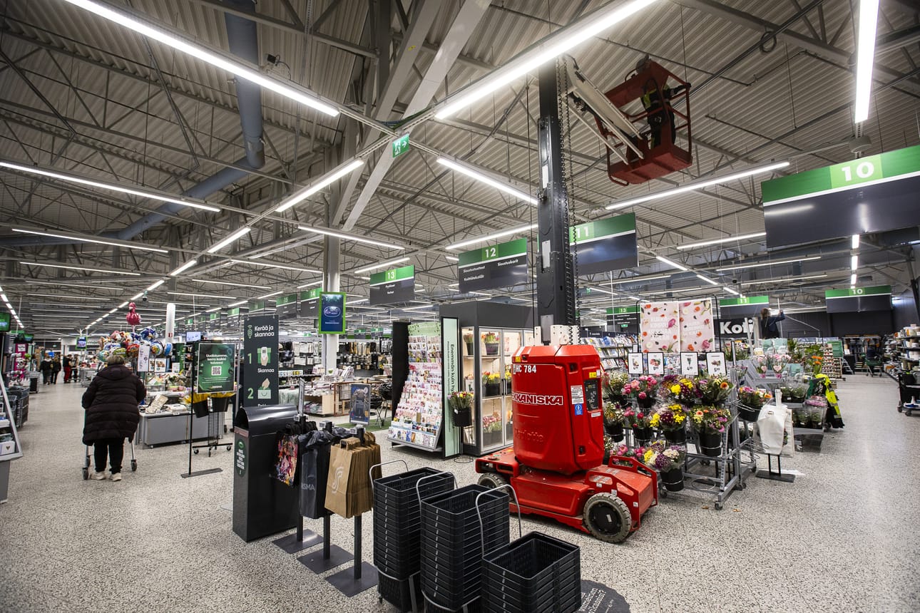 Rovaniemen Prisman uudistustyöt ovat alkaneet jo käyttötavaraosastolla (kuvassa) ja kassalinjalla.