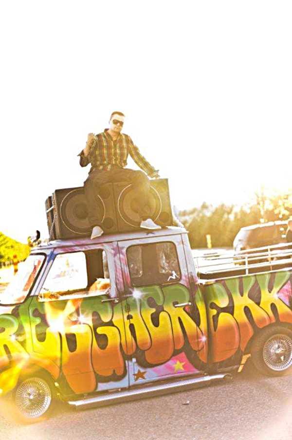 Losd Estin ja Petri Nygårdin Reggaerekka on näyttävä ilmestys.