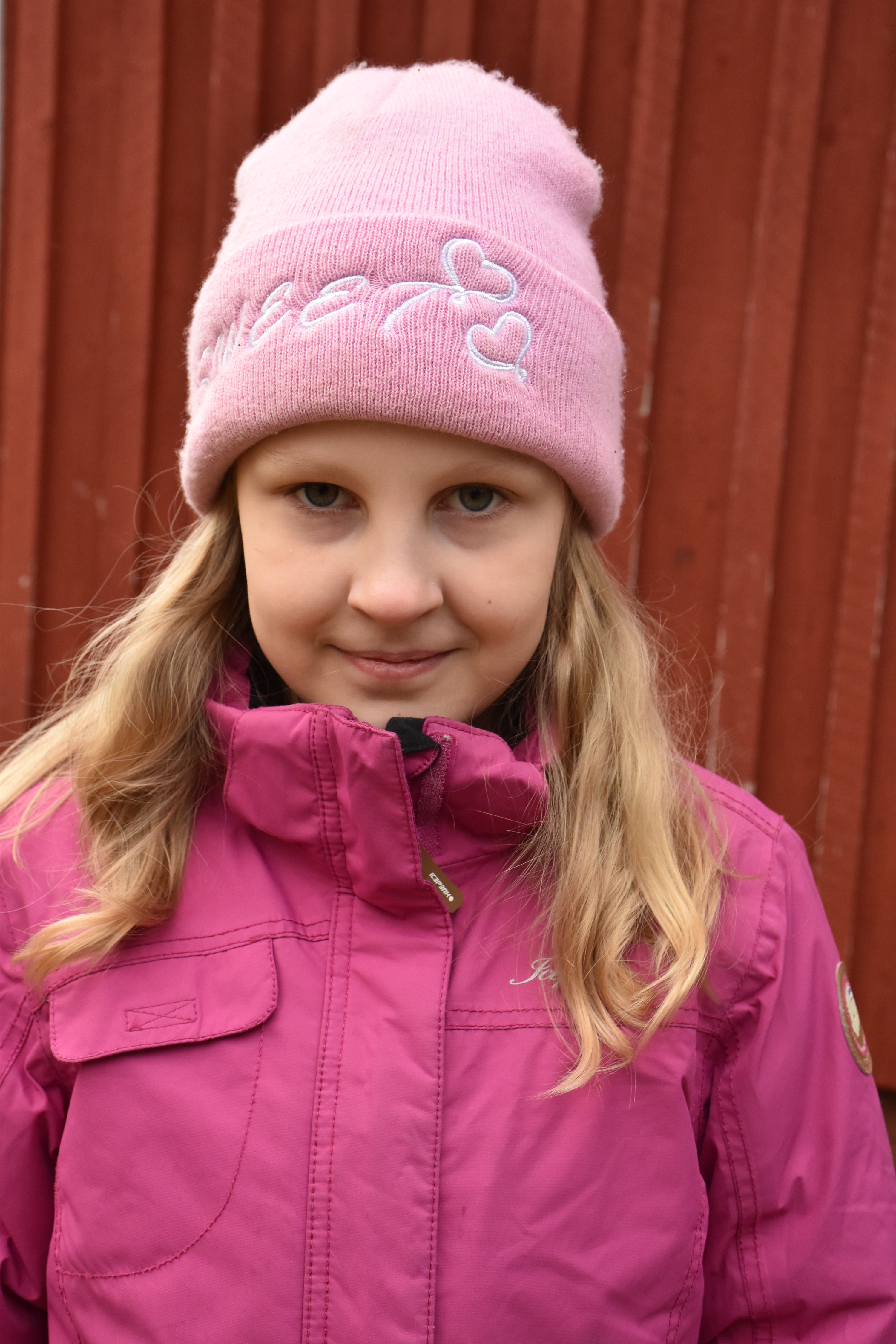 1. Leikin papan ja papan koiran kanssa.
2. Mummon 70-vuotissynttärit.
3. Olen opettanut käyttämään mediaa.
4. Jos lapsi sairastuu isovanhemmat voi hoitaa tai jos vanhemmat ovat töissä, niin isovanhemmat voivat tulla vahtimaan. Helmi Pulli