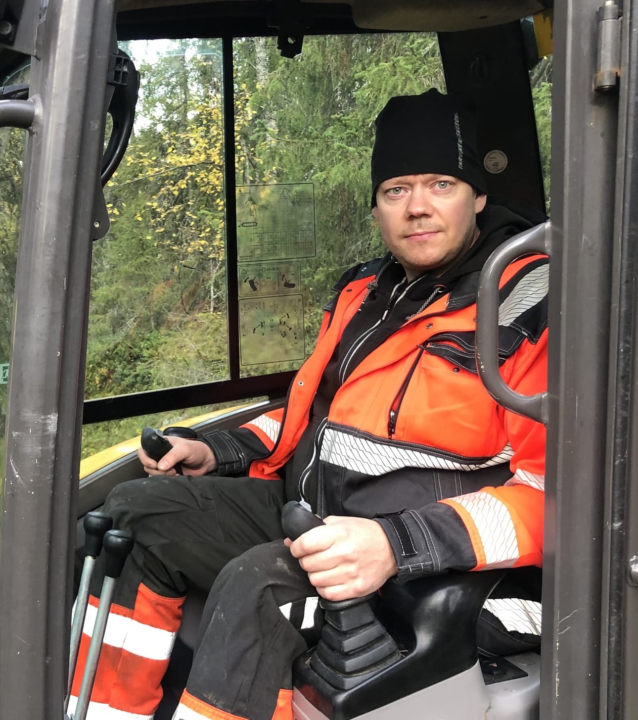 ”Tällä hetkellä meillä on käynnissä patikointireitin teko Sallaan, matkailu heijastuu moneen toimialaan Lapissa”, sanoo Konetyö Peltosen yrittäjä Mikko Peltonen.