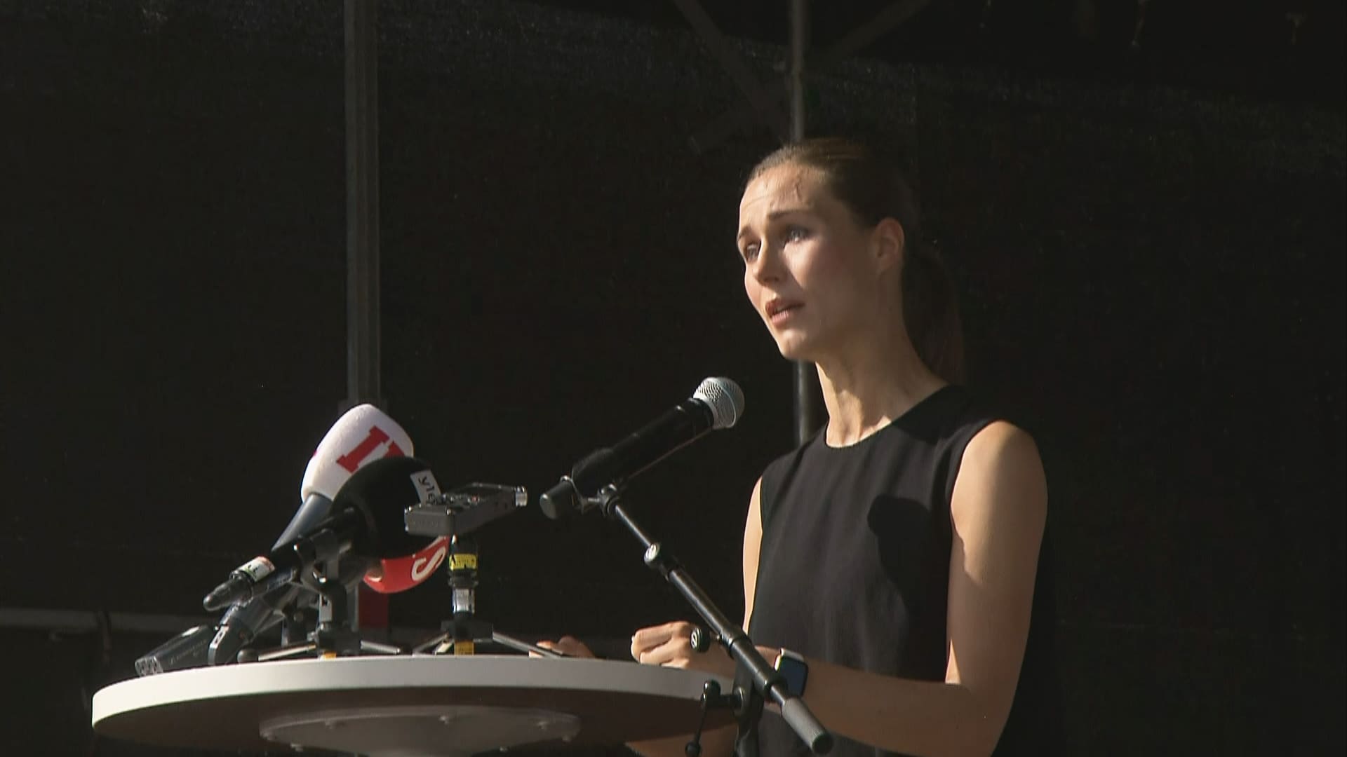 Sanna Marin liikuttui kyyneliin puhuessaan bilekohusta ja Ukrainasta