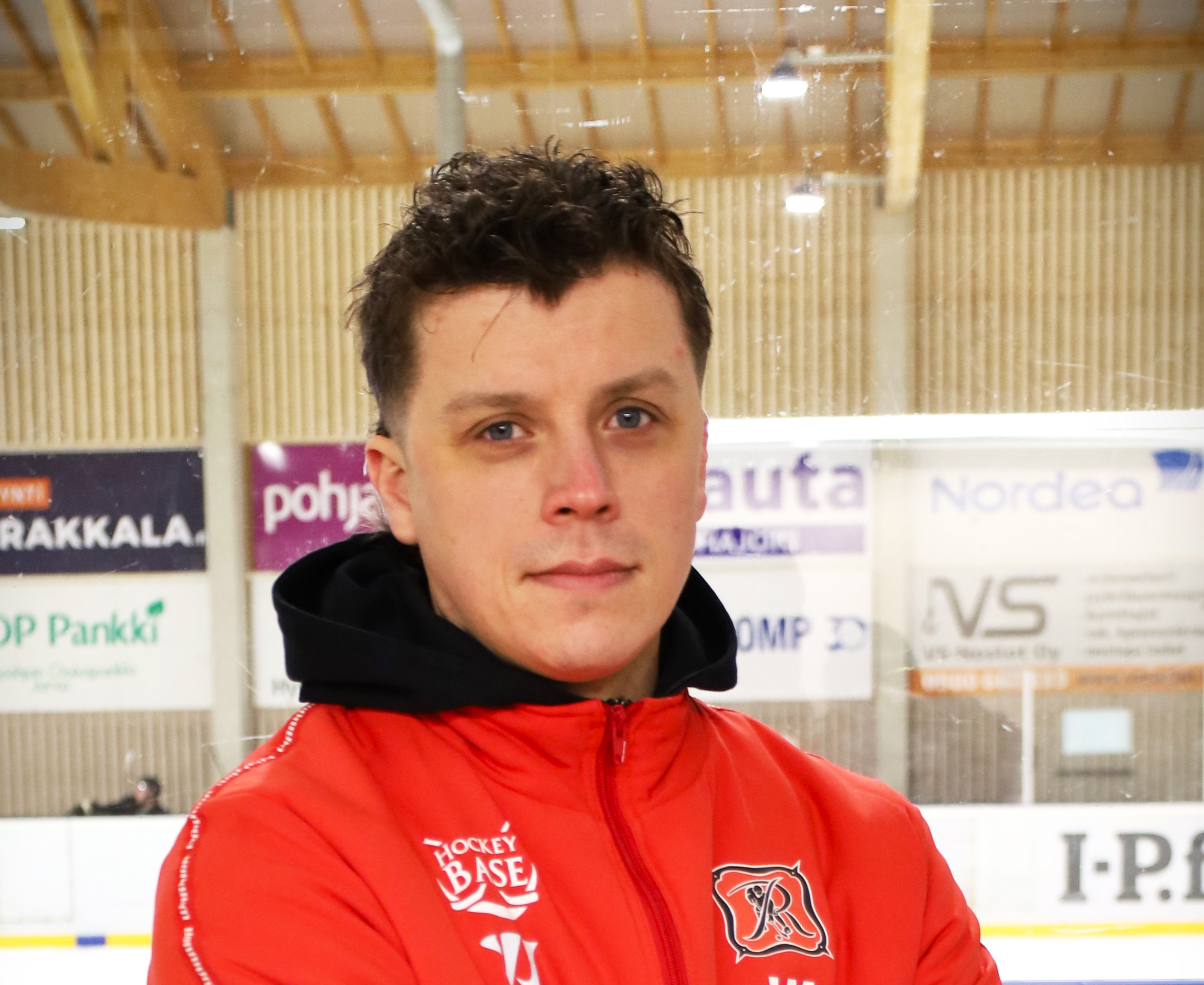 Kaverikirja: Lauri Mäntykoski päätyi nukahtamistaidoillaan televisioon vaimon jäynänä