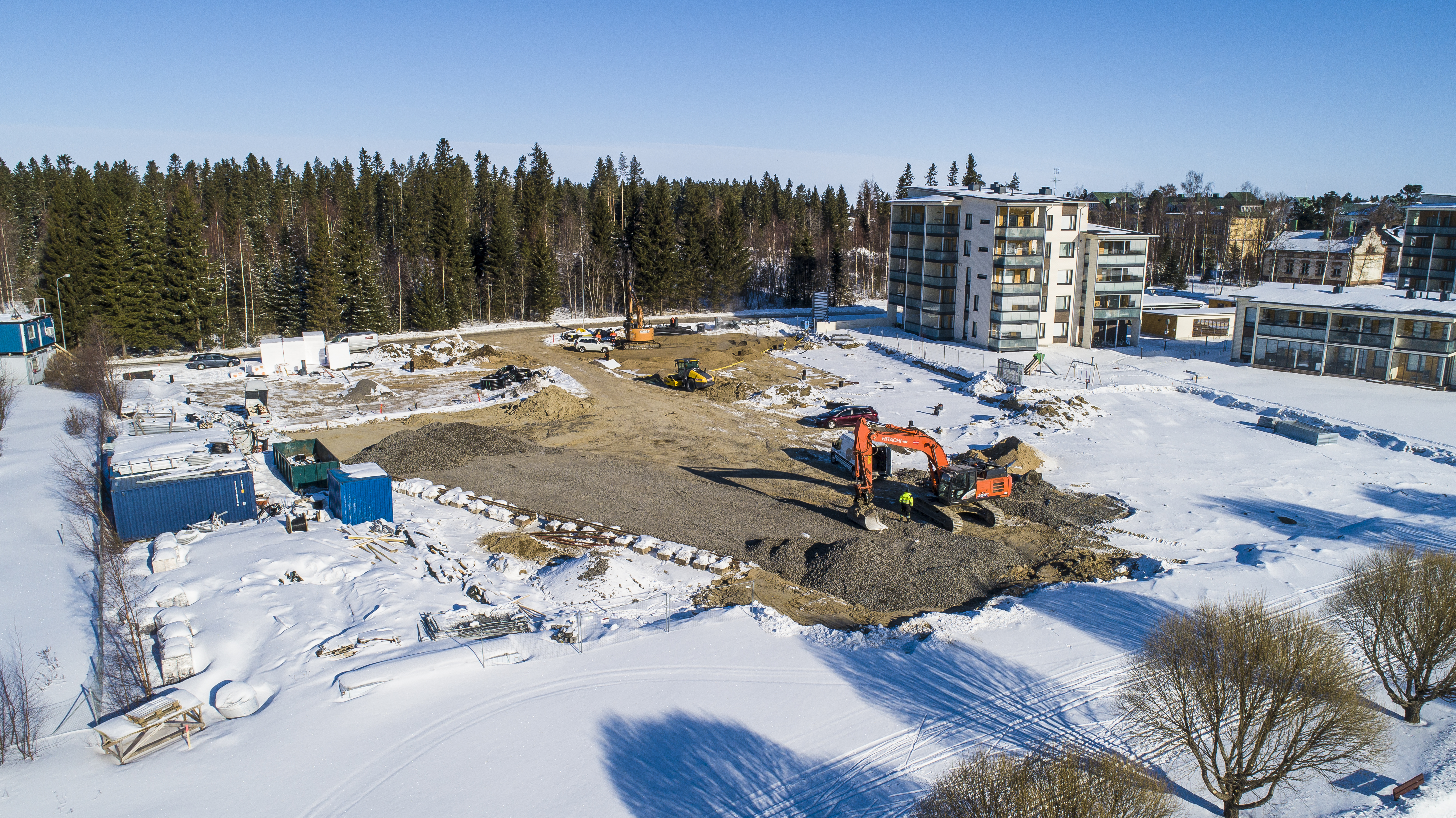 Kerrostalorakemtamista pikkulahdella, Pikkulahti, rakentaminen, Lapti, kerrostalo