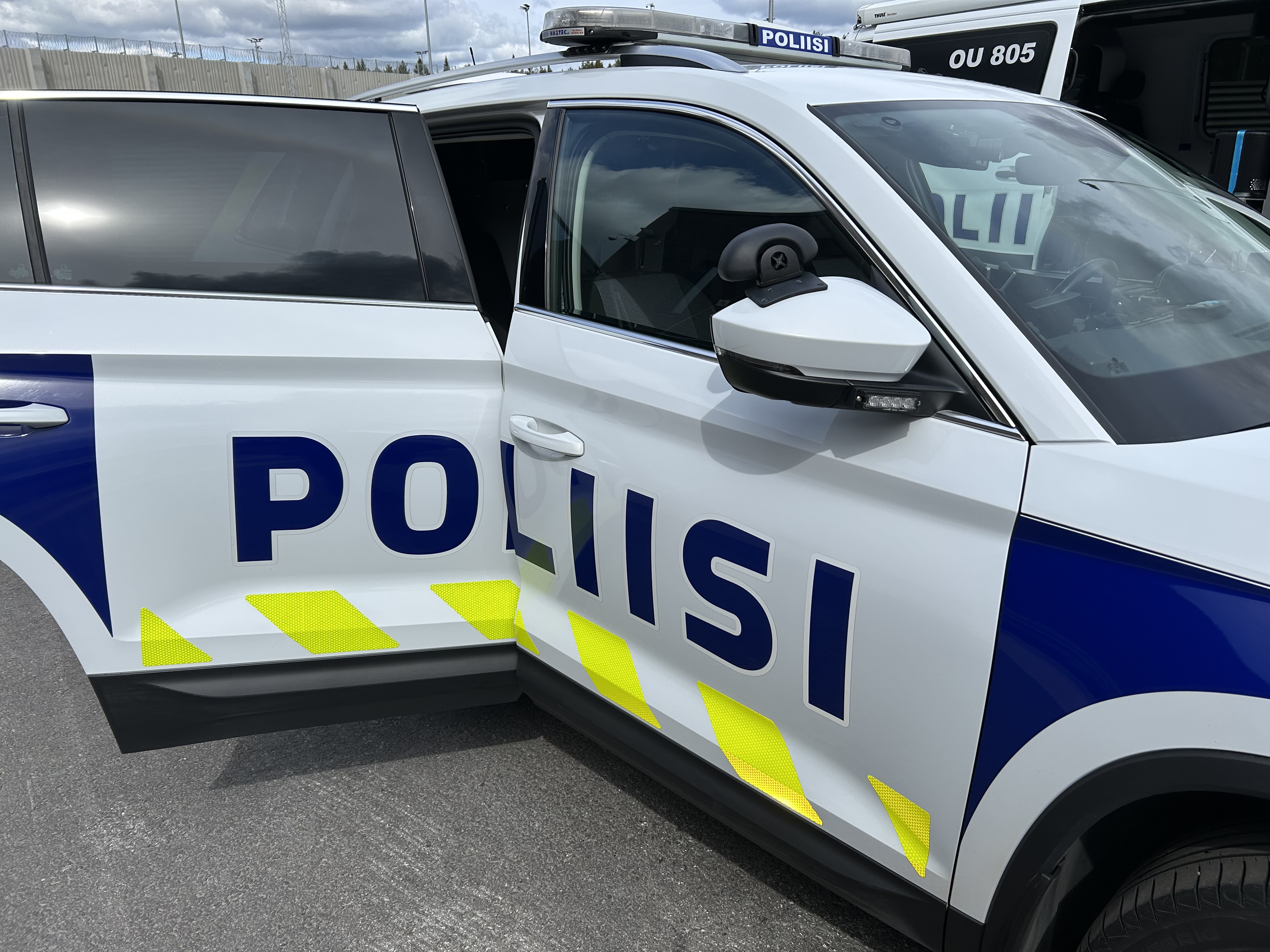 Poliisi pysäytti huumekuskin Kitkantiellä