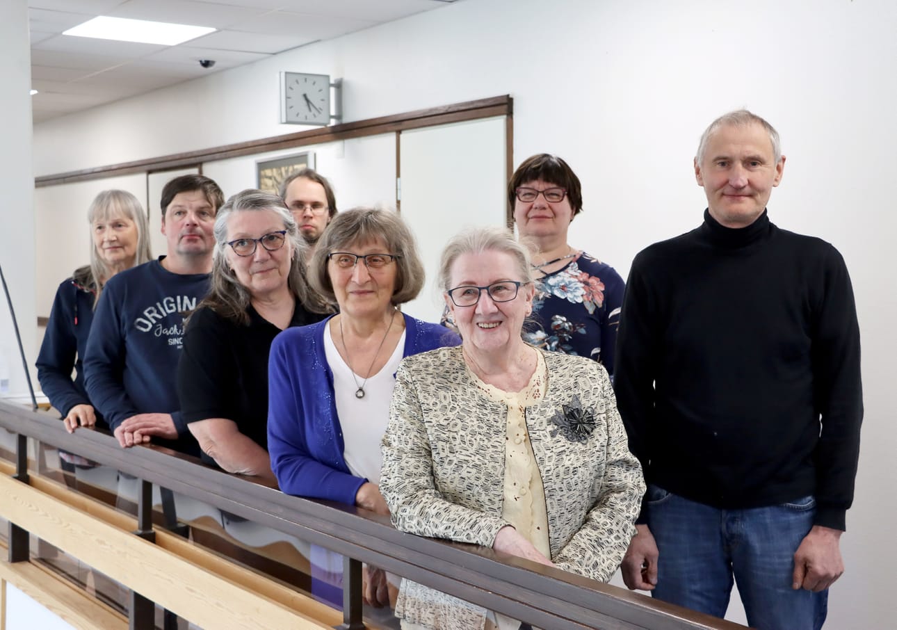 Töysä-seuran johtokuntaa: Tapani Ala-Mutka (pj.), Anne Hiipakka, Ritva Sorila, Sirpa Hankaniemi, Tarja Ylimäki, Janne Vuorela, Pentti Hepojoki ja Pirkko Raja-aho.