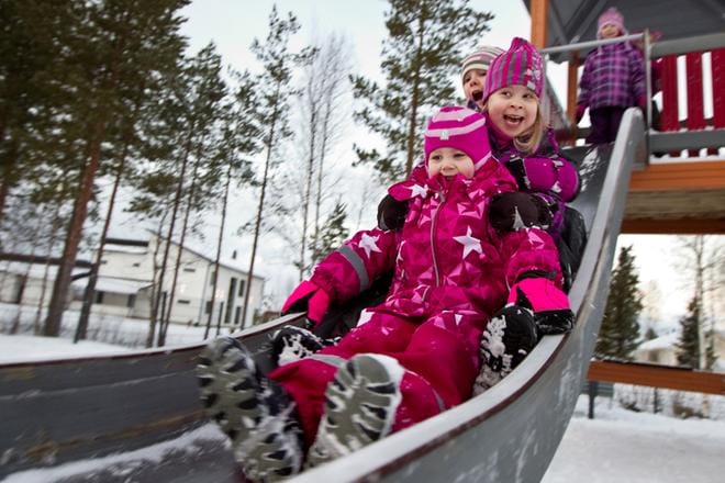 Lapset eivät hoitomaksujen muutoksista piittaa. Kuva Heikki Hakanen