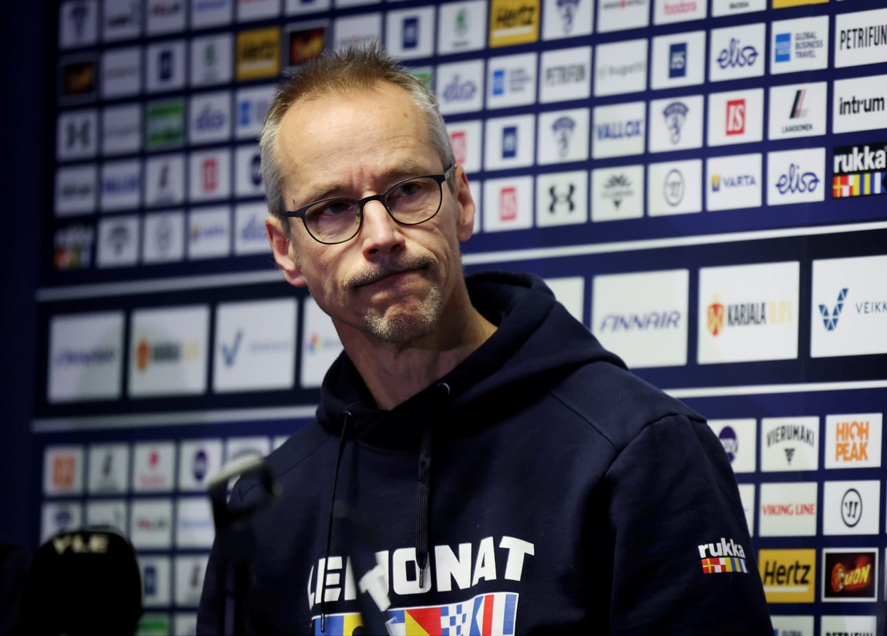 Pekingin olympiajoukkueen pelaajat ovat kertoneet Suekille kirjeitse kokeneensa Pasi Mustoselta epäasiallista kohtelua. LEHTIKUVA / ANTTI AIMO-KOIVISTO