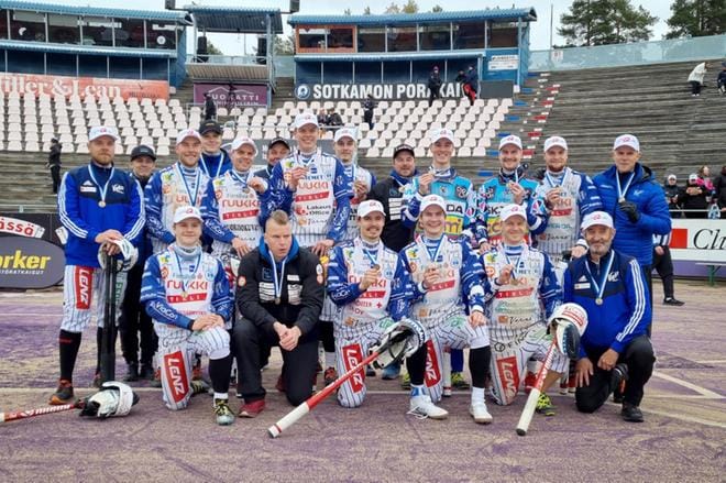 Vimpelin Veto otti jälleen pronssiset mitalit. Samoin kävi kaudella 2020 ja 2018. 13 menneen kauden aikana, joukkue on ottanut 12 mitalia. KUVA: VIMPELIN VETO/JARI LAKANIEMI