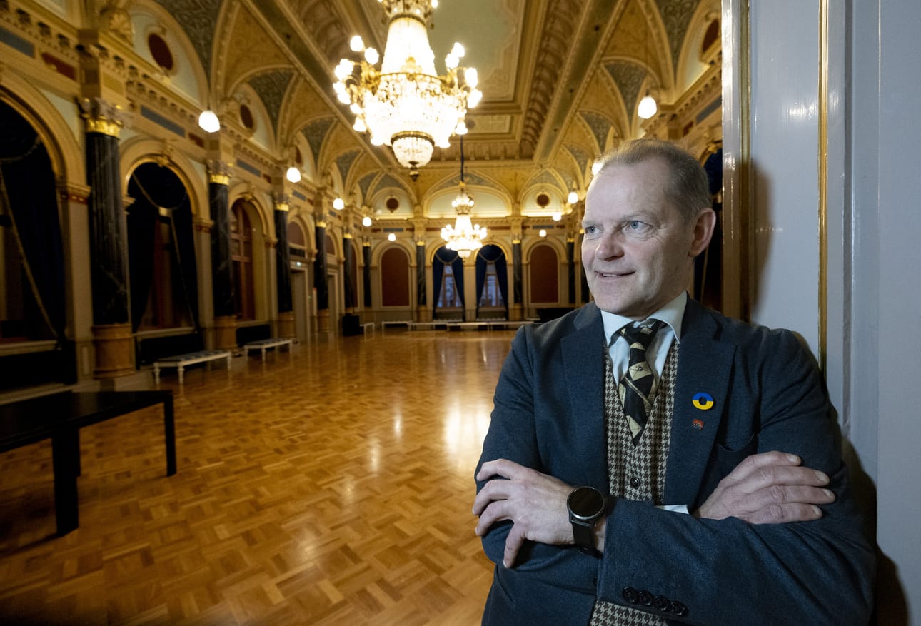 Kaupunginjohtaja Ari Alatossavan toimet Oulun virkajohdon väärinkäytösten ja epäilyjen suhteen saavat vankan tuen ja luottamuksen valtuustossa. Arkistokuva.
