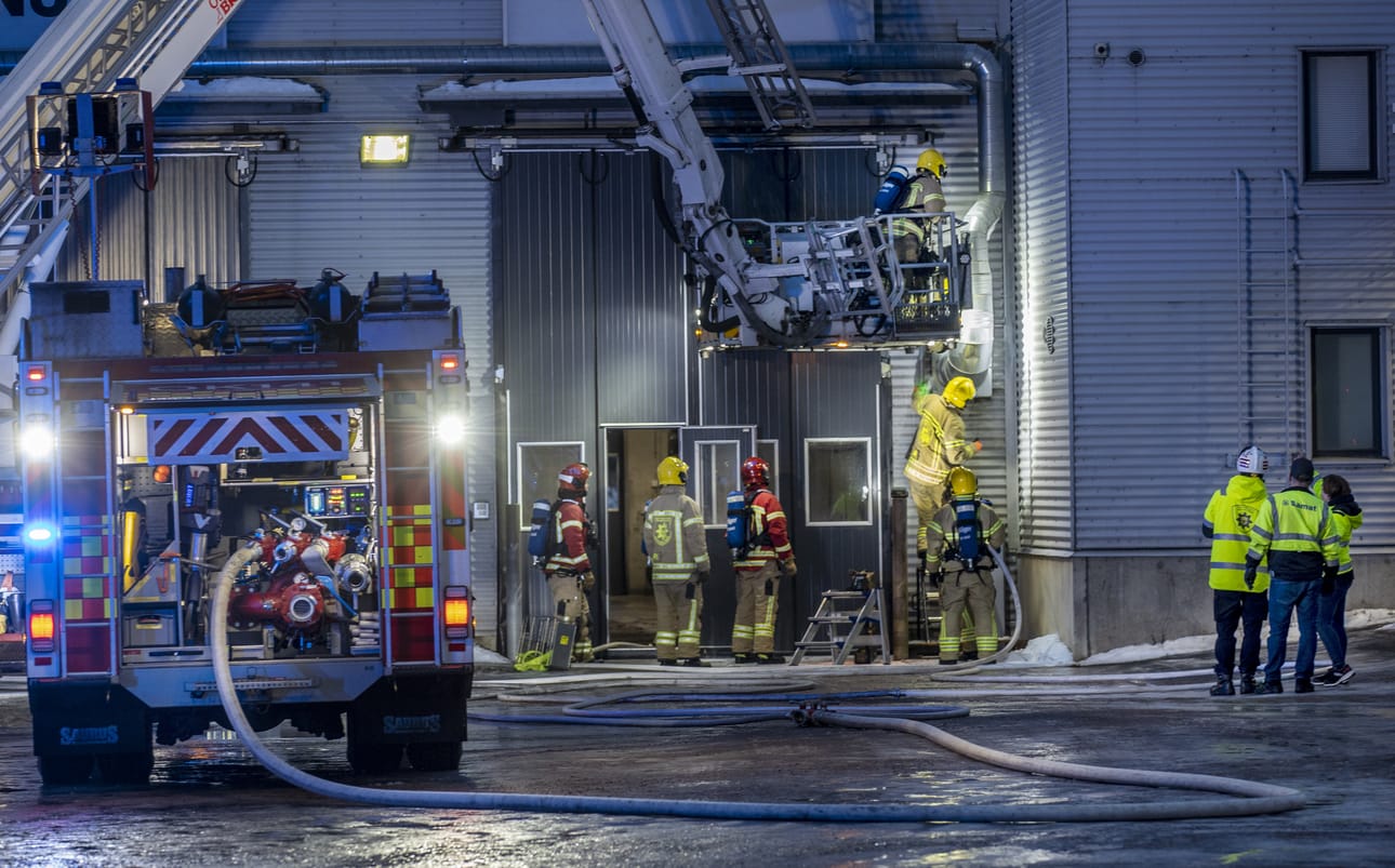 Palo saatiin rajattua muutaman neliön alueelle.