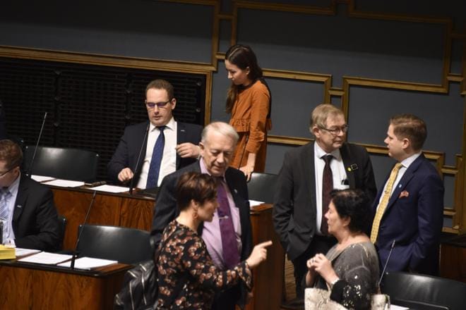 Eduskunnassa käsitellään alkoholilakia. Kuva: Kimmo Penttinen